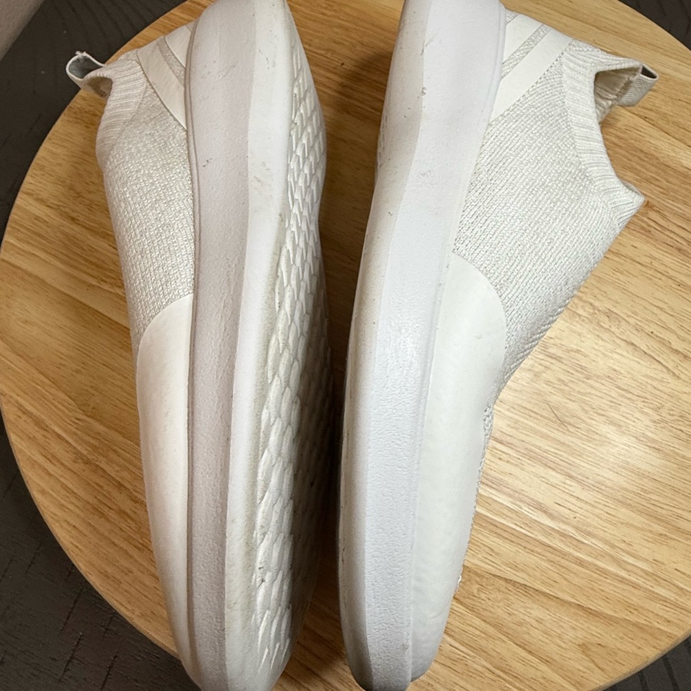 Koolaburra by UGG Women's Yosha Sneaker - Picture 8 of 13